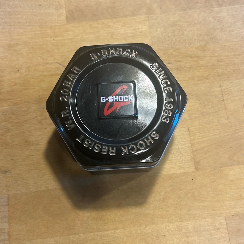 G shock worn twice - working battery and includes original case